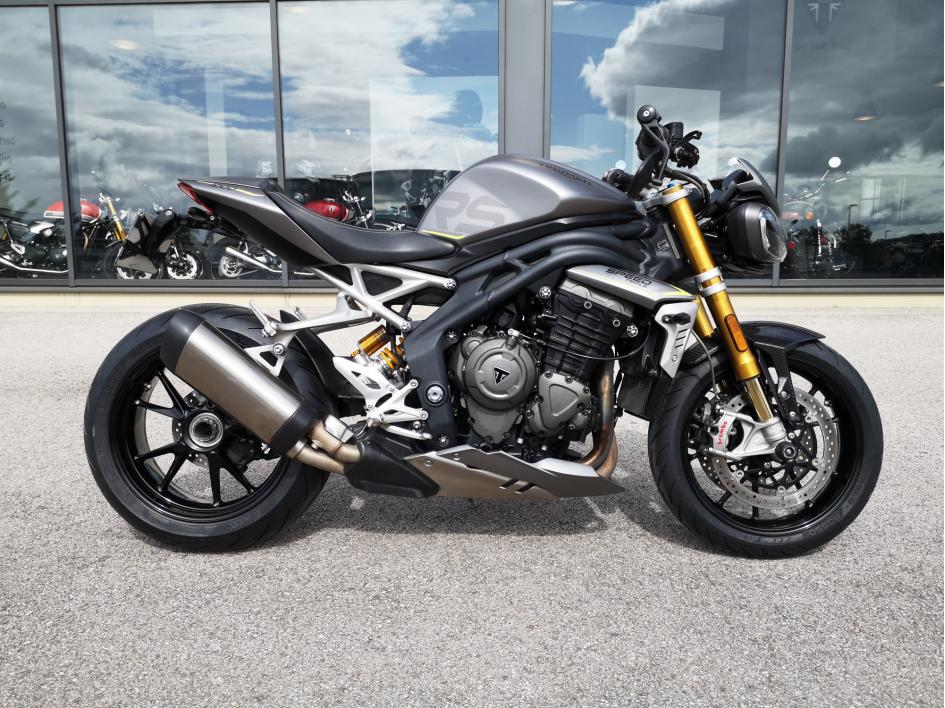 TRIUMPH SPEED TRIPLE 1200 RS