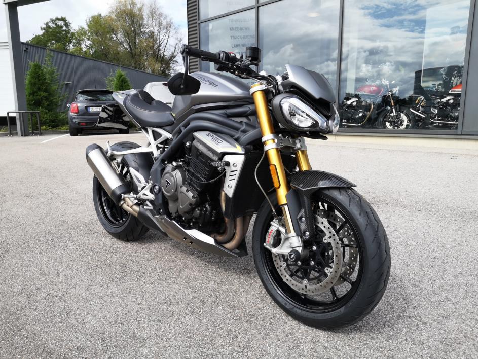 TRIUMPH SPEED TRIPLE 1200 RS