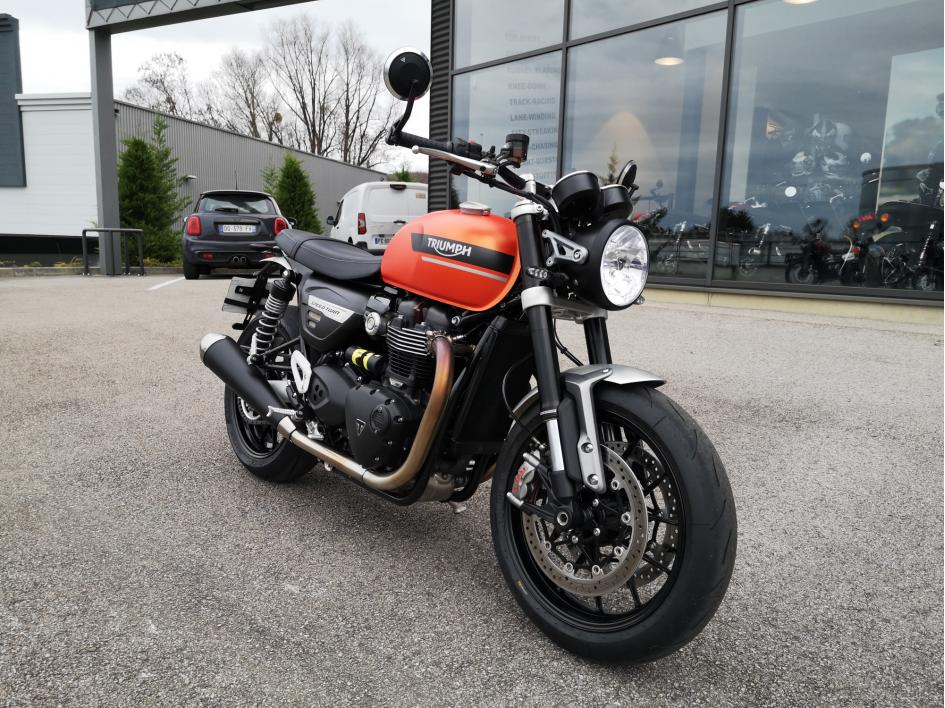 TRIUMPH SPEED TWIN 1200