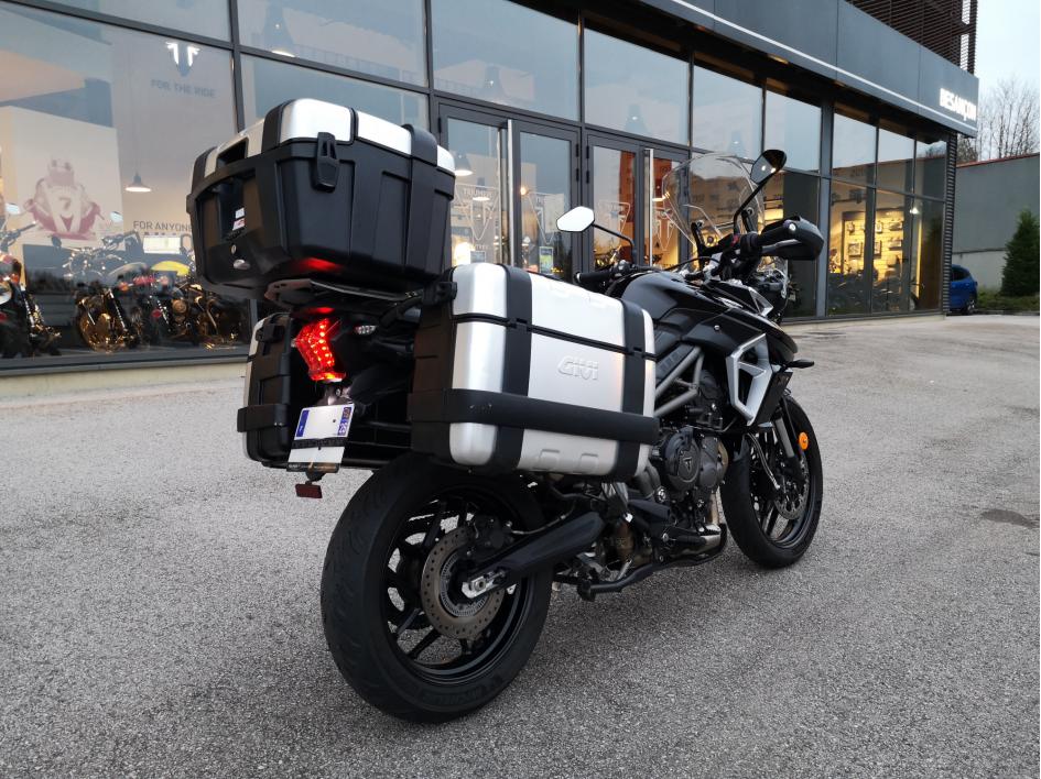 TRIUMPH TIGER 800 XRX