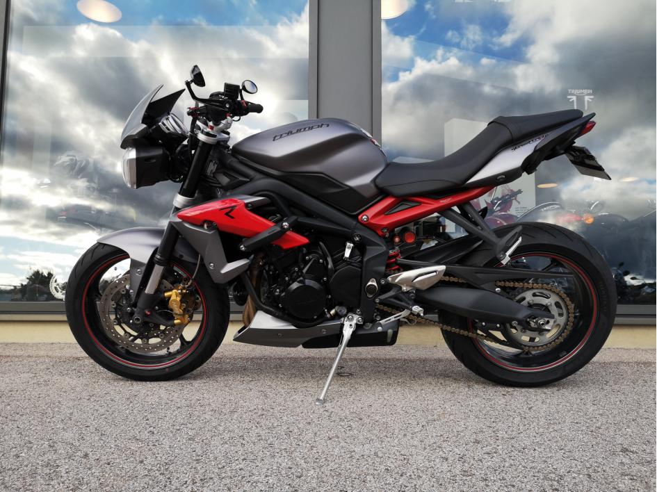 TRIUMPH STREET TRIPLE 675 R