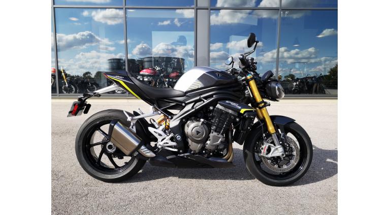 TRIUMPH SPEED TRIPLE 1200 RS