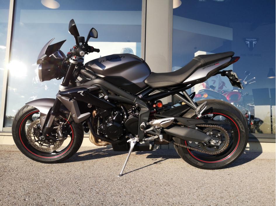 TRIUMPH STREET TRIPLE 675 R