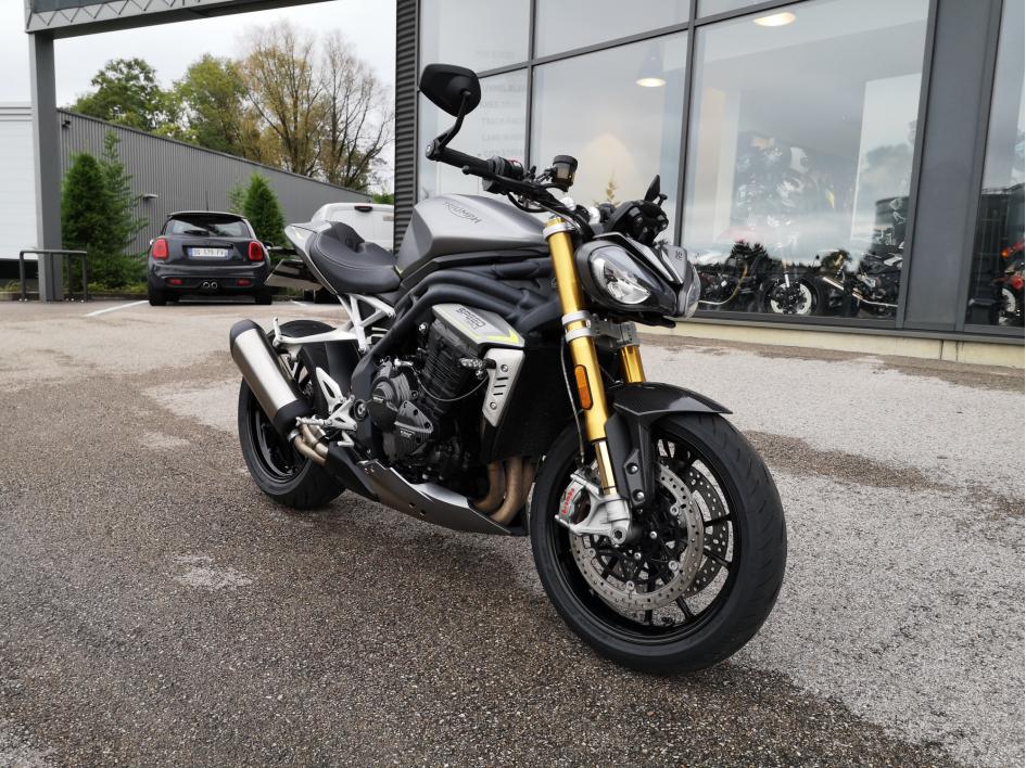 TRIUMPH SPEED TRIPLE 1200 RS