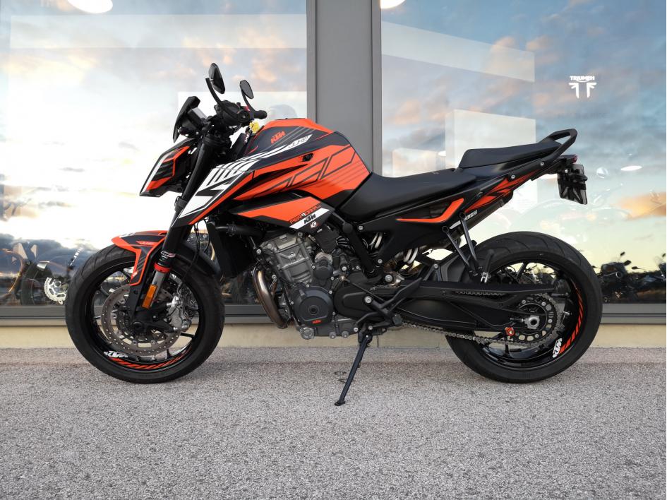KTM 890 DUKE